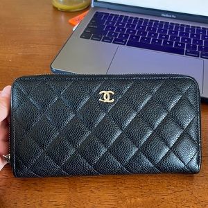Quilted CHANEL wallet